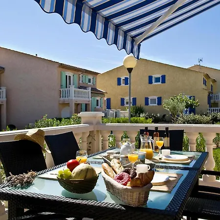 Holiday home Terraced House With Air Conditioning In The Le Clos Des Oliviers