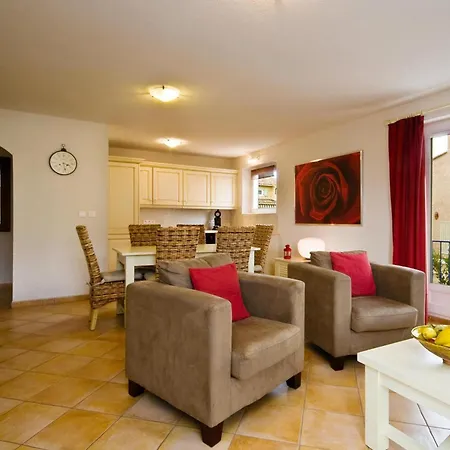 Terraced House With Air Conditioning In The Le Clos Des Oliviers Holiday home *